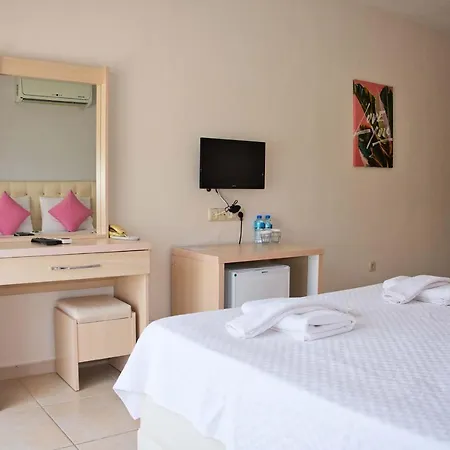 Defne Lorina Butik Hotel Taslica